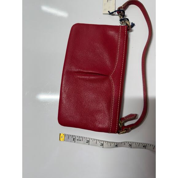New NWT Dooney & Bourke Red Large Thin Wallet Wristlet 8x4 - Picture 2 of 9